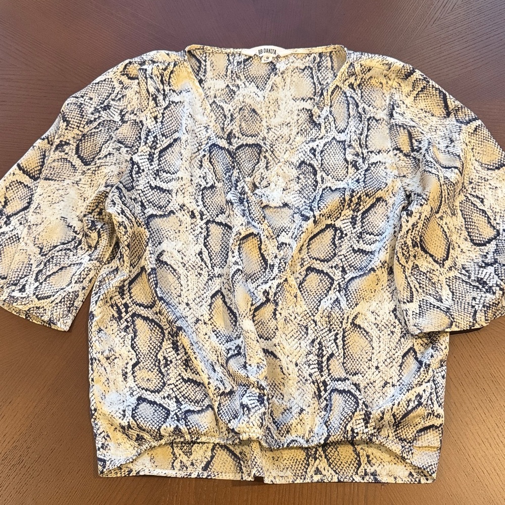 BB Dakota Beige and Black Patterned Top